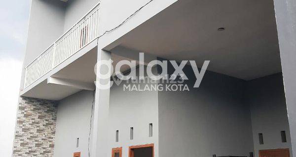 Rumah 3 lantai di Jalan Tenis Meja, Tasikmadu GMK00571 1