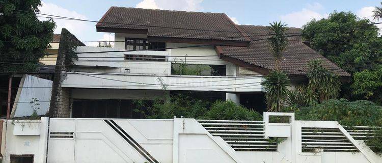 Di Jual  Rumah Tua di Green Garden Jakarta Barat 1