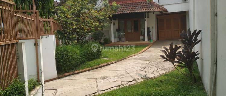 Rumah 2 Lantai Bagus Semi Furnished Sertifikat Hak Milik 1