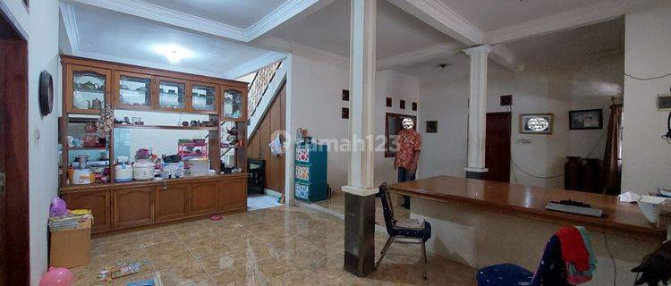 Rumah Bisa Untuk Usaha di Margahayu Kencana 1