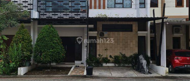 Rumah bagus minimalis dalam perumahan elite 1