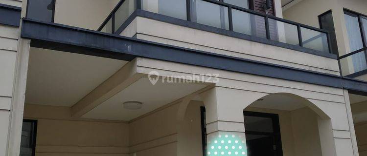 Rumah Cantik 2 Lantai di Suvarna Sutera Lavon Allura 1