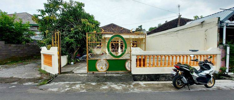 Rumah Bagus Perkampungan Nyaman Siap Huni Dekat Kampus UNS 1