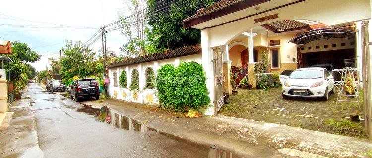 Rumah mewah 2 lantai siap huni di banguntapan bantul yogyakarta murah 1