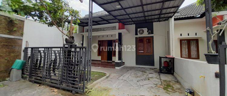 RUMAH CANTIK MINIMALIS DALAM PERUMAHAN Di  MAGUWO.ESTATE DEKAT PASAR STAN MAGUWOHARJO 1