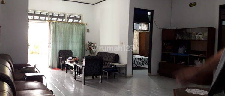 Rumah Menarik Enak di Taman Kopo Indah 1 1