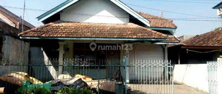 Dijual cepat rumah di tengah kota mojokerto cocok untuk  investasi rumah kost  1