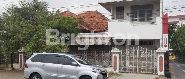 RUMAH DI JALAN UTAMA NGUTER 1