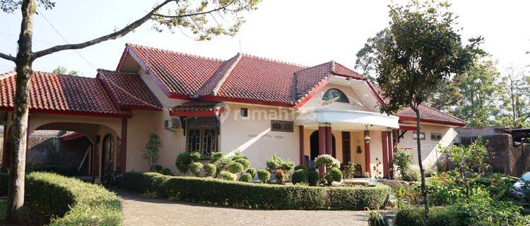 Rumah Mewah Asri Cantik halaman luas di Salatiga Kota 1