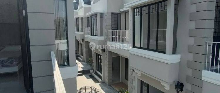 Rumah Baru Lux Di Setraduta Shm 3 Lantai 1