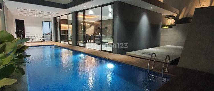 DIJUAL RUMAH  SETRADUTA KOLAM RENANG DI KOTA BANDUNG 1