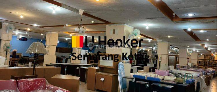 Bangunan cocok untuk showroom/kantor di jalan Depok (DN) 1