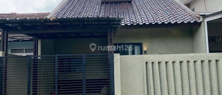 Rumah Dijual Dalam Komplek di Cinere  1