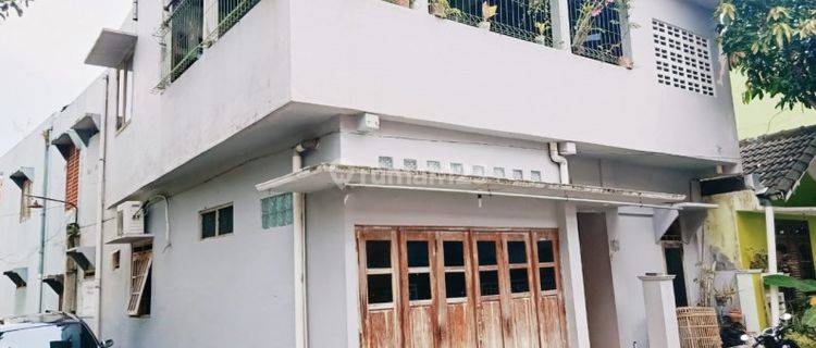 Rumah Hook dalam perumahan utara mesjid Suciati, Sleman. 1