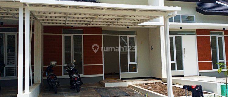 Murah Rumah Baru di Sherwood, Taman Kopo Indah 5, Bandung 1