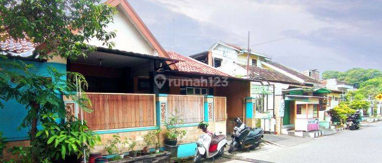 Rumah second siap huni di dekat jalan raya joyotakan serengan Solo 1