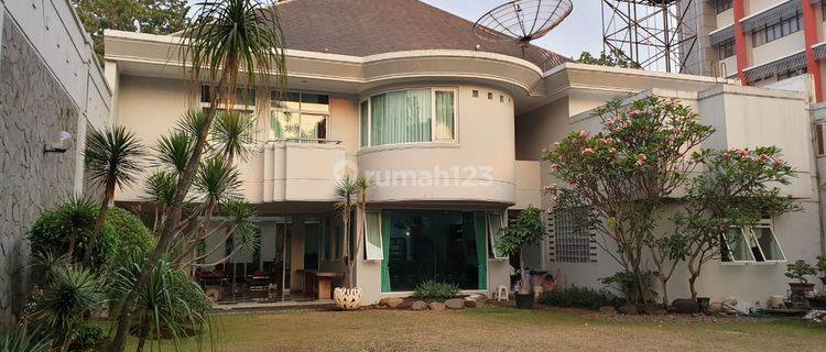 PRIME LOCATION !! RUMAH MEWAH DAGO KOTA BANDUNG  1