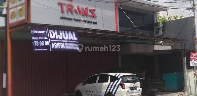 Rumah Mewah eks Restoran di Solo 1