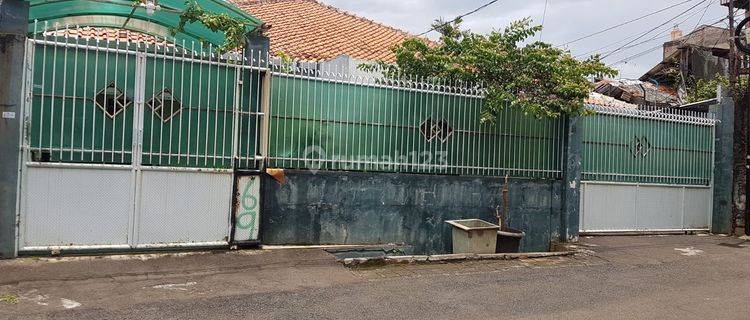 Rumah besar layak huni  jalan lebar murah 1