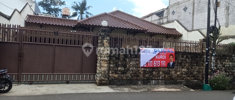Well-Maintained Old House in CCK for Living and Business. 1