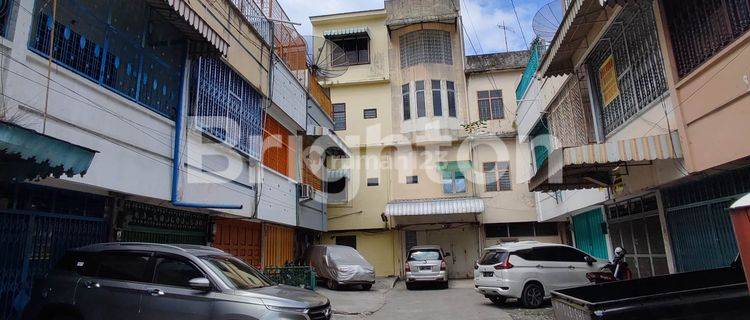 RUMAH JARANG ADA DI TENGAH KOTA MEDAN 1