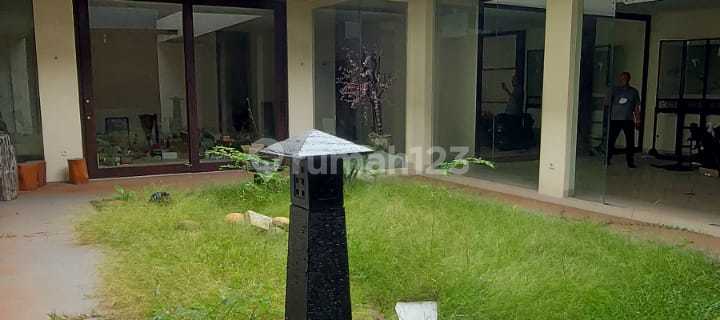 Rumah Modern Dan Luas, Siap Huni di Tosiga, Kemanggisan, Jakarta 1
