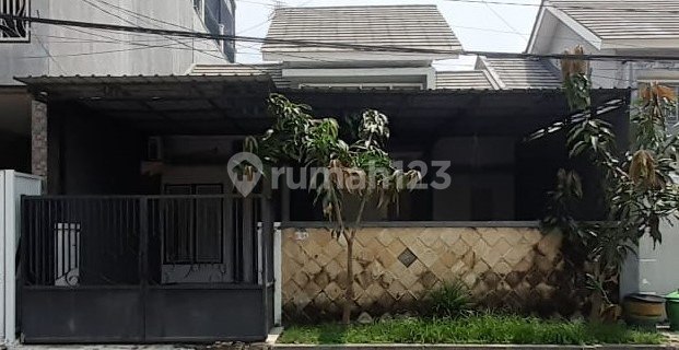 House for sale near Semanggi tourist area. 1