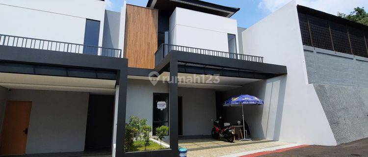 Jual Rumah Minimalis Nyaman Setraduta Bandung, Jawa Barat 1