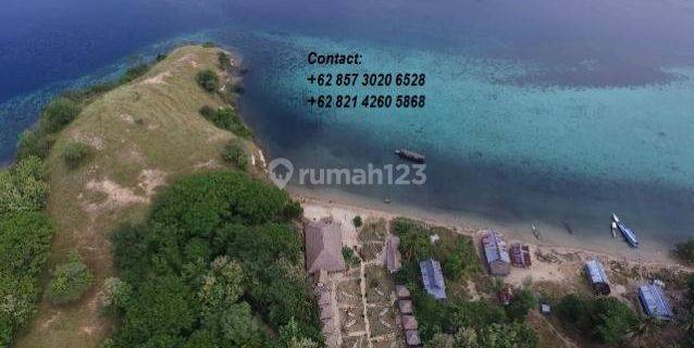 Land near Komodo Island - Flores, Good View 1