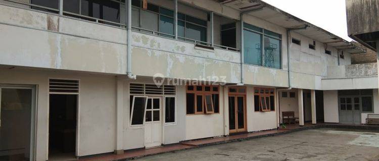 Gedung Tua Ex. Kantor Zona Komersial di Jl. Kramat Raya, Jakarta Pusat 1