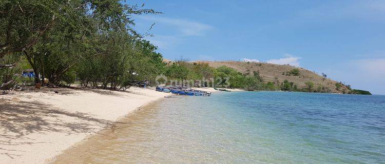 Absolute Beachfront 140.000m2 FREEHOLD Land at Labuan Bajo, Flores 1