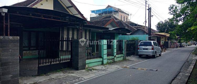 Rumah Hitung Tanah Dekat Mall Solo Paragon Solo 1