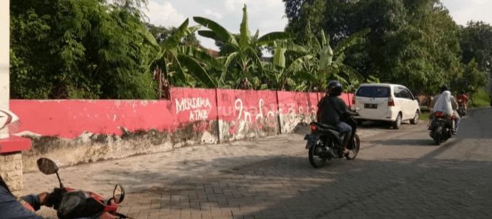 Tanah lokasi manukan pusat keramaian 1