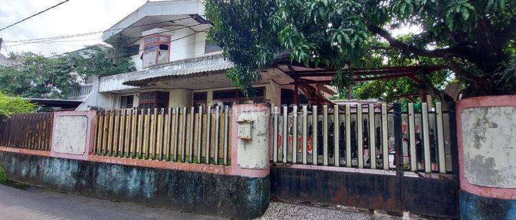 Rumah Tua Hitung Tanah di Pejaten Barat 1