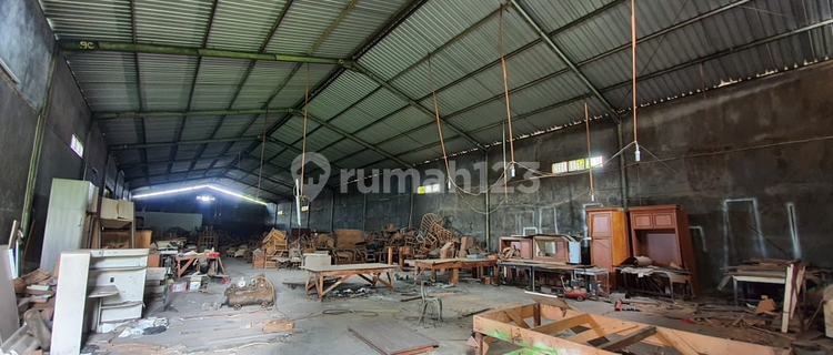 Land by the main road, bonus warehouse. 1