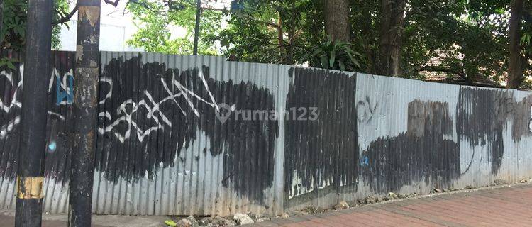 Dijual Tanah  di jl Latuharhari Menteng  1