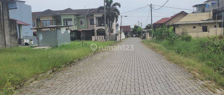 Tanah Dalam Komplek Strategis Dekat Medan Johor  1