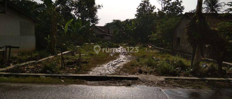 Lahan tanah buat usaha jalan raya cisauk 1