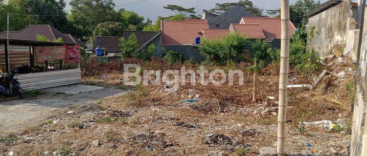 TANAH PEKARANGAN DI  UTARA BANDARA ADISUCIPTO 1