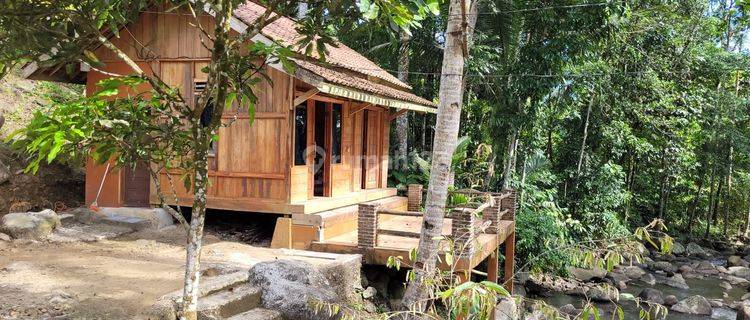 Kavling Cocok untuk Resort dan Terdapat 2 Bangunan Rumah Kayu @Pulosari, Pandeglang 1