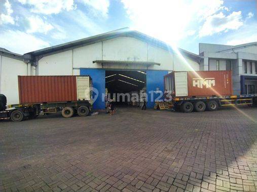 Gudang D (depan & belakang)